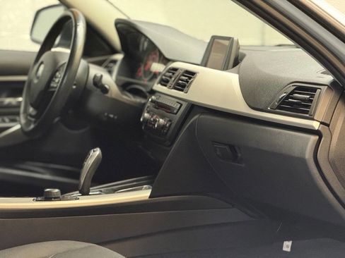 Used 2014 BMW 320i xDrive Sedan AWD/4WD image 2
