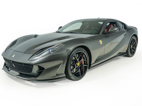 Certified 2019 Ferrari 812 Superfast RWD image 2