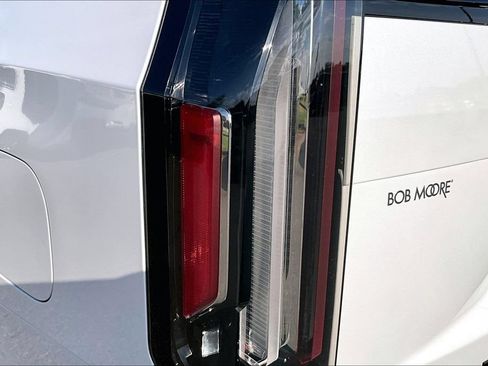 Used 2021 Cadillac Escalade Sport Platinum AWD/4WD image 33