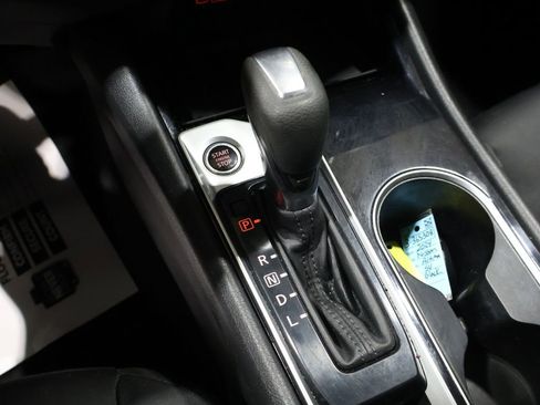 Used 2024 Nissan Altima 2.5 SV image 32