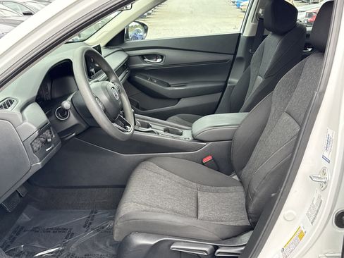 Certified 2025 Honda Accord LX image 16