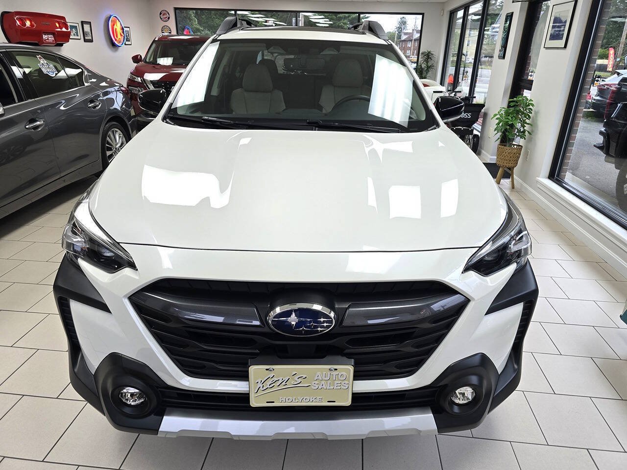 Used 2023 Subaru Outback Limited AWD/4WD image 2