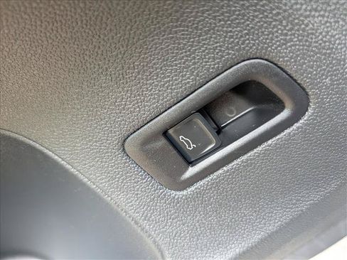 Certified 2025 Volkswagen Atlas SEL AWD/4WD image 35