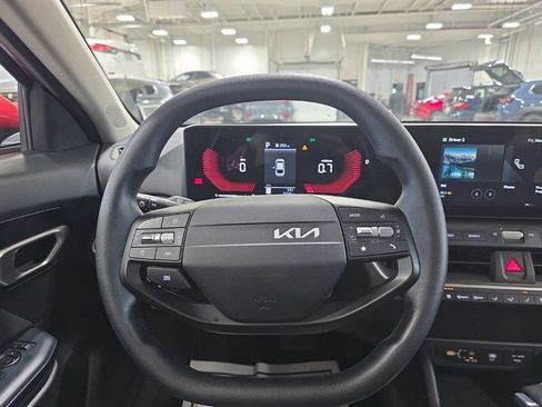 Certified 2025 Kia K4 LXS FWD image 9