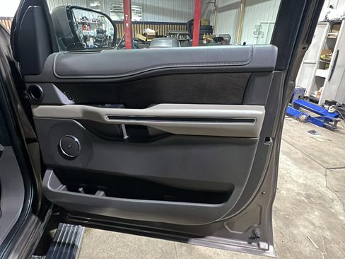 Used 2019 Ford Expedition Limited w/ Equipment Group 301A image 20