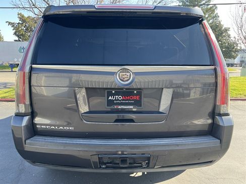 Used 2015 Cadillac Escalade Premium image 11