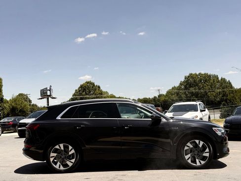 Used 2023 Audi e-tron Premium Plus w/ Premium Plus Package AWD/4WD image 10