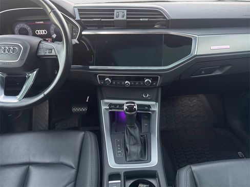Used 2022 Audi Q3 2.0T Premium Plus image 11