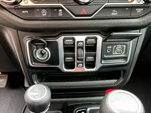 Certified 2024 Jeep Wrangler Unlimited Sport AWD/4WD image 16