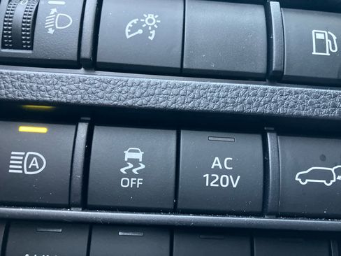 Certified 2026 Toyota 4Runner TRD Off-Road Premium AWD/4WD image 15