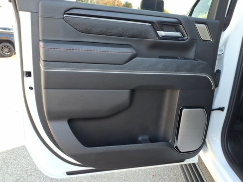 Certified 2025 GMC Sierra 2500 AT4X image 32