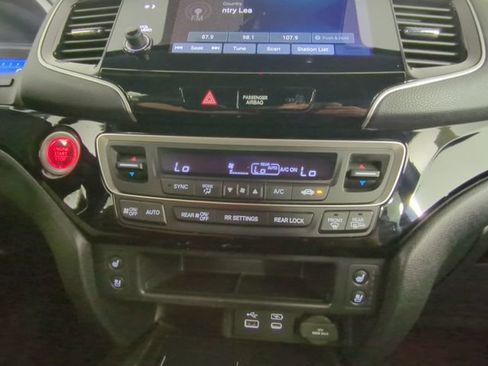 Used 2024 Honda Passport Black Edition image 23