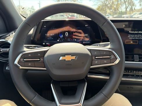 New 2026 Chevrolet Equinox LT w/ Safety and Technology Package FWD image 23