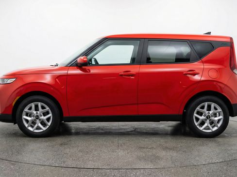 Used 2025 Kia Soul LX w/ LX Technology Package FWD image 5