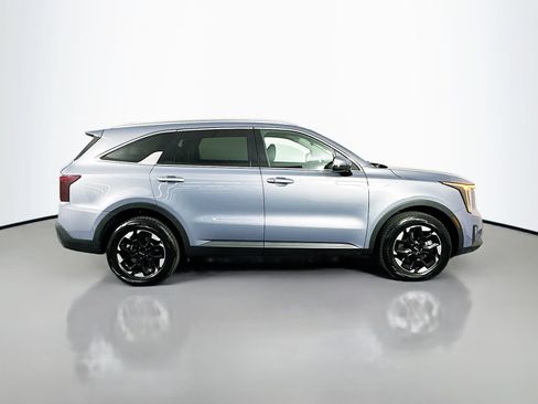 Used 2024 Kia Sorento S AWD/4WD image 9