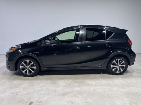 Used 2019 Toyota Prius C image 4