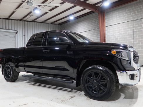 Used 2019 Toyota Tundra SR5 w/ SR5 Upgrade Package RWD image 7