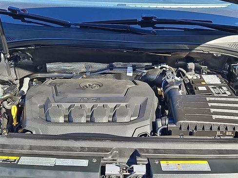 Used 2022 Volkswagen Tiguan SE w/ Panoramic Sunroof Package image 25