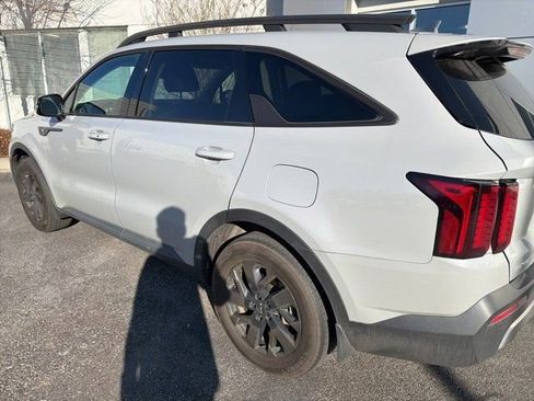Used 2023 Kia Sorento S w/ Panoramic Sunroof Package image 1