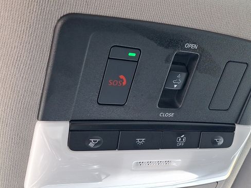 Certified 2025 Nissan Sentra SR w/ SR Premium Package FWD image 27