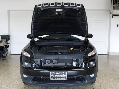 Used 2017 Jeep Cherokee Latitude w/ Comfort & Convenience Group image 15