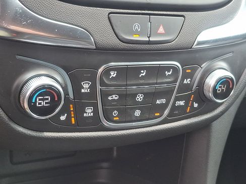 Used 2023 Chevrolet Equinox LT AWD/4WD image 15