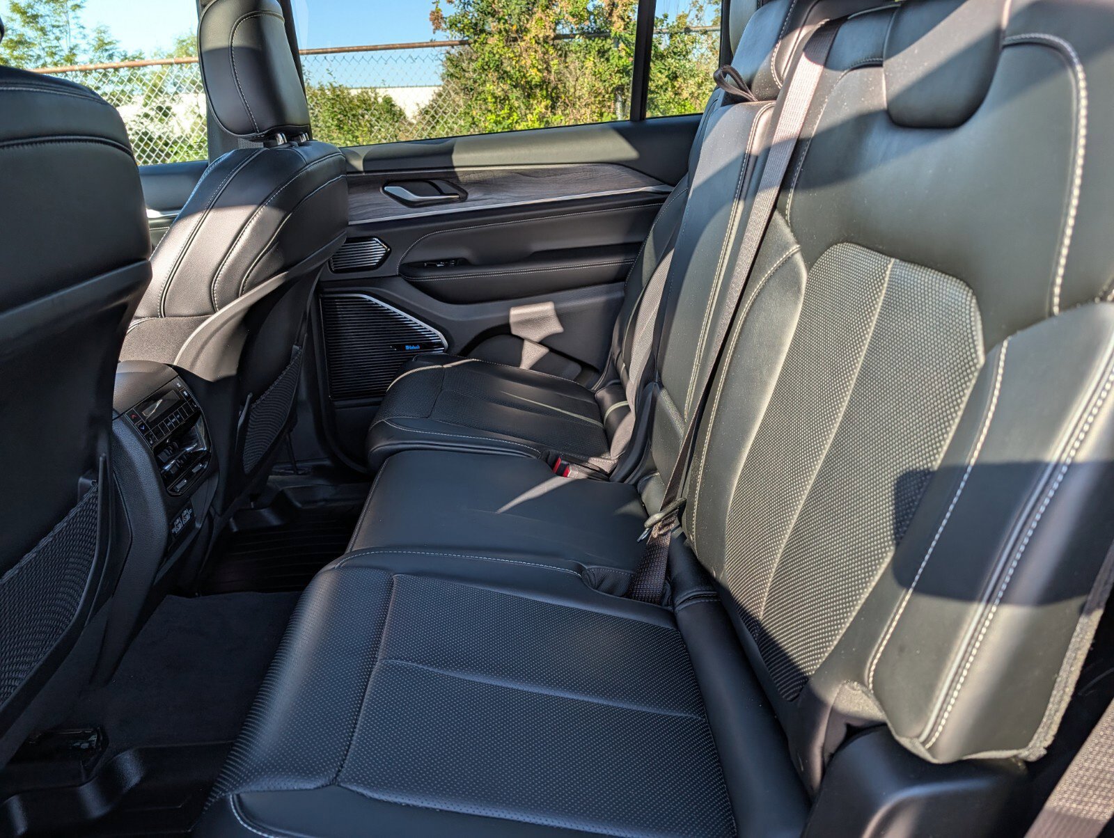 Used 2021 Jeep Grand Cherokee L Overland w/ Quick Order Package 25N AWD/4WD image 25