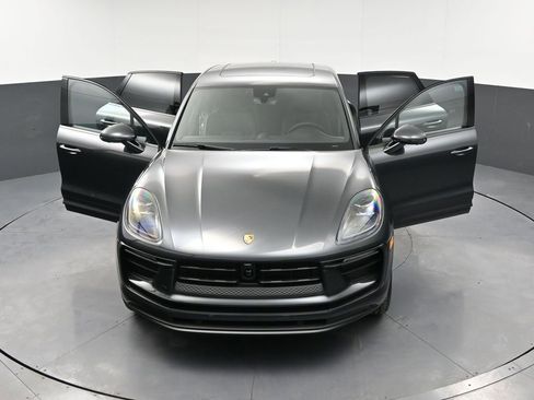 New 2026 Porsche Macan image 33