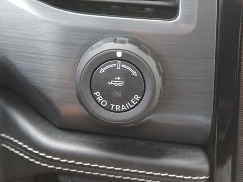 Used 2023 Ford F150 Lightning Platinum AWD/4WD image 37