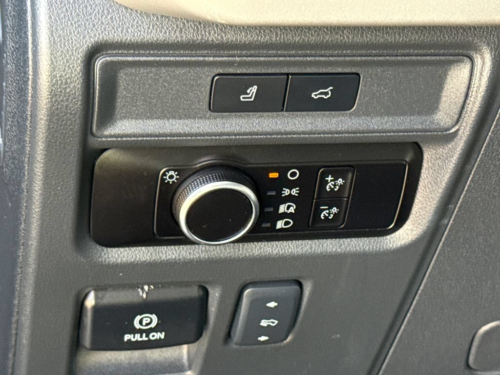 Used 2023 Ford Expedition XLT AWD/4WD image 22