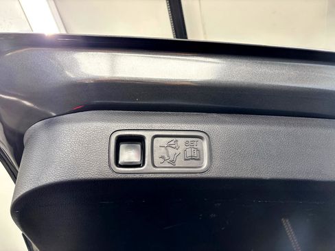 Used 2019 Ford Expedition Platinum image 24