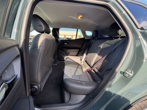 Used 2025 Chevrolet Trax LT image 25