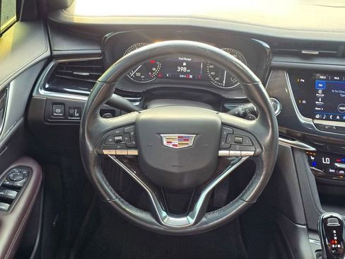 Used 2022 Cadillac XT6 Premium Luxury AWD/4WD image 16