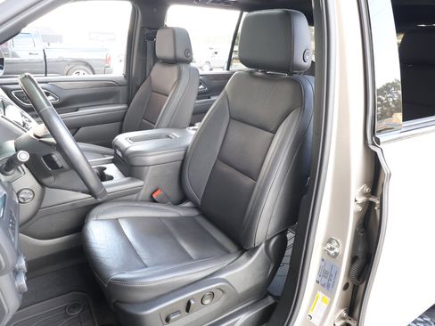 Used 2022 Chevrolet Tahoe Z71 w/ Luxury Package image 14