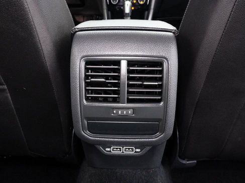 Used 2022 Volkswagen Passat 2.0T R-Line image 29