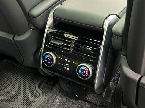 Used 2024 Land Rover Range Rover SE image 27