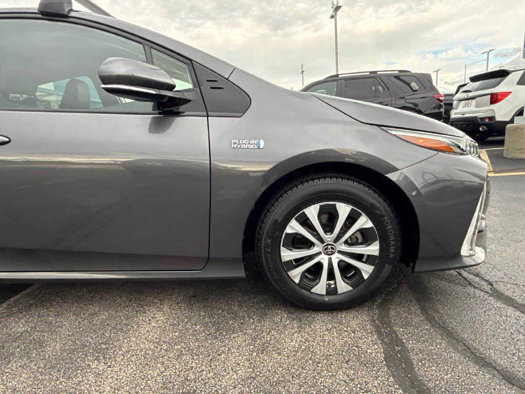 Used 2020 Toyota Prius Prime Limited FWD image 15