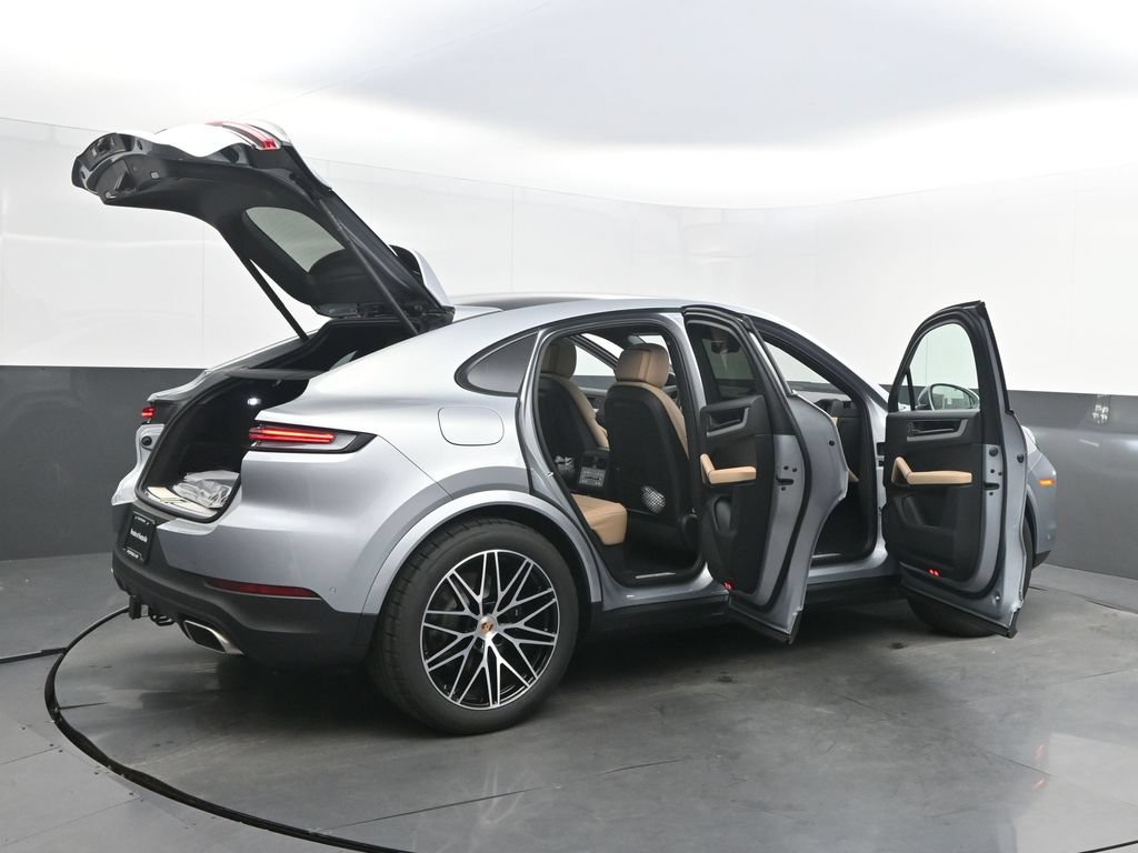 Certified 2026 Porsche Cayenne E-Hybrid Coupe AWD/4WD image 38