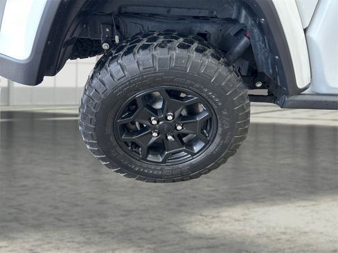 Used 2023 Jeep Gladiator Sport image 20