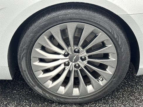 Used 2019 Genesis G90 3.3T Premium image 12