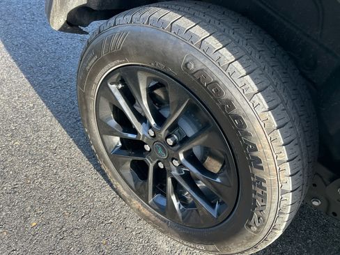 Used 2024 Jeep Wrangler Sahara image 16