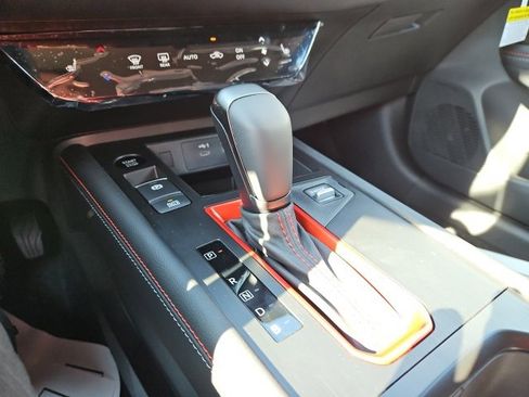 New 2026 Nissan Kicks SR w/ Cold Weather Package image 32