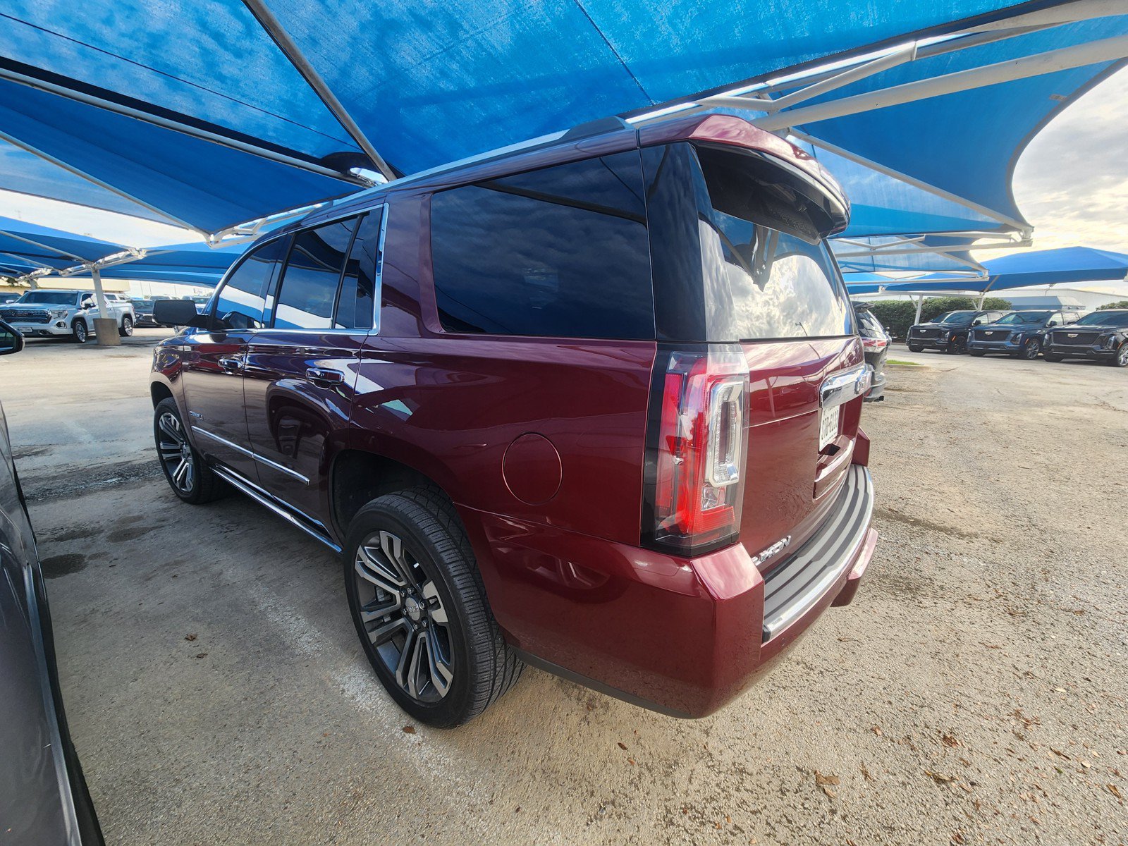 Used 2019 GMC Yukon Denali w/ Denali Ultimate Package AWD/4WD image 3