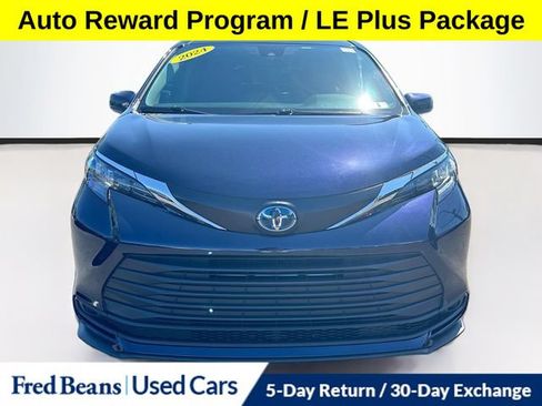 Used 2024 Toyota Sienna LE w/ LE Plus Package AWD/4WD image 3