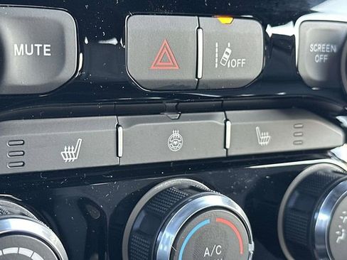 New 2026 RAM 1500 4x4 Crew Cab image 22