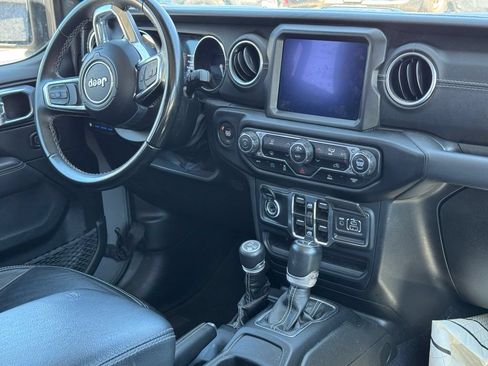 Used 2022 Jeep Wrangler Unlimited Sahara AWD/4WD image 21