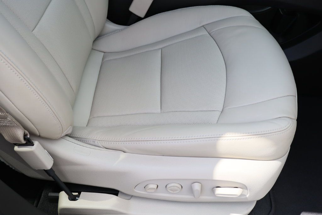 Certified 2021 Buick Enclave Premium w/ Sun and Sites Package FWD image 34