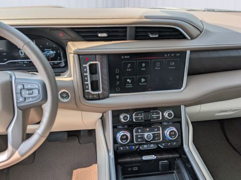 Used 2023 GMC Yukon XL Denali AWD/4WD image 20