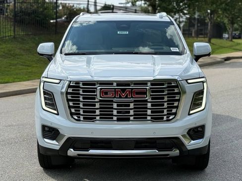 New 2026 GMC Yukon XL Denali w/ Denali Reserve Package AWD/4WD image 8