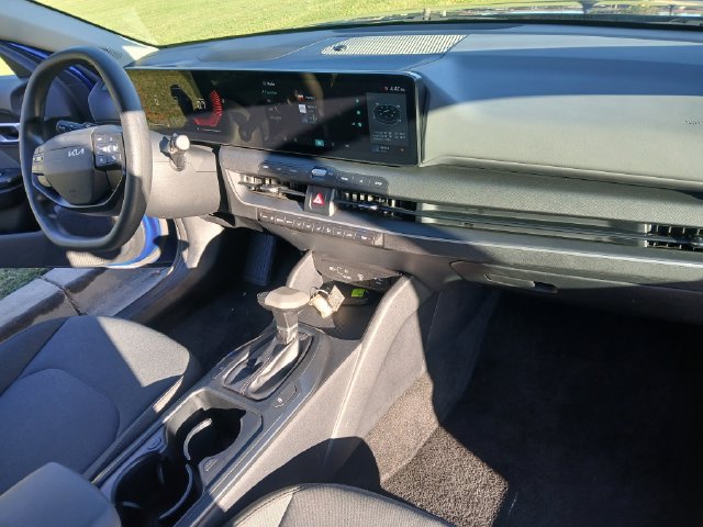Certified 2025 Kia K4 FWD image 43
